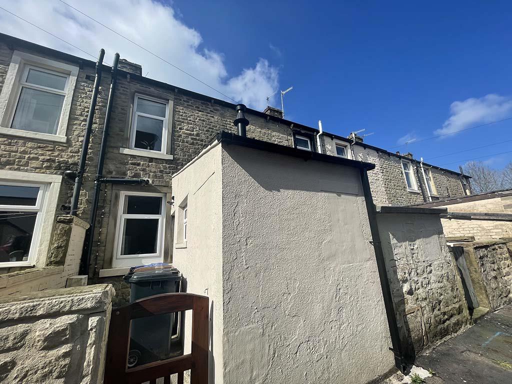 3 bedroom mid terrace house To Let in Barnoldswick - IMG_0357.jpg